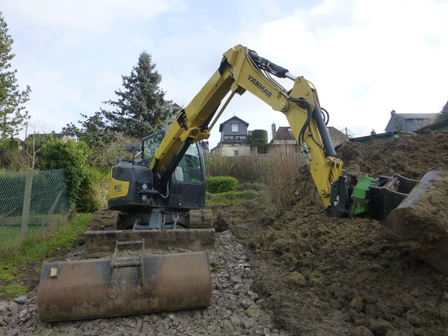 Mini-Pelle YANMAR B7-6S (8.2T )