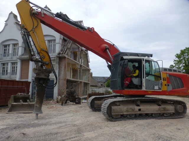 Pelle sur chenilles LIEBHERR  R 936 NCL