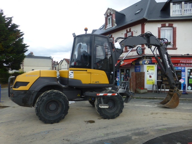 Pelle sur pneus MECALAC 12 MTX