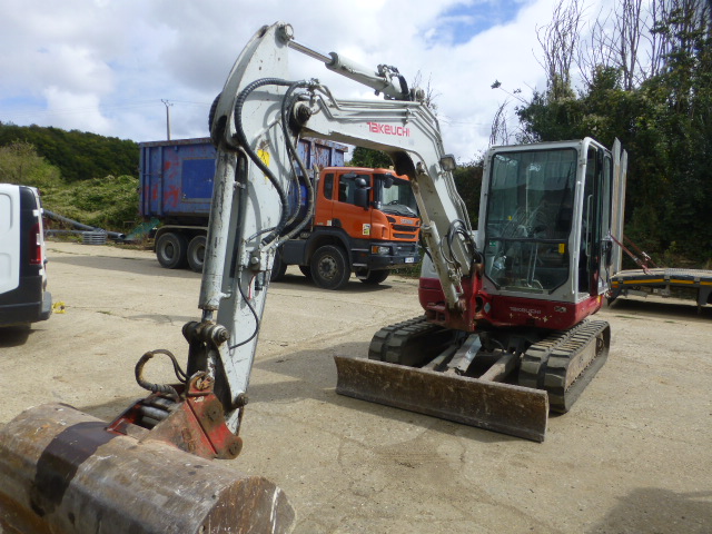 Pelle sur chenilles TAKEUCHI  TB 260 -6 équipements-
